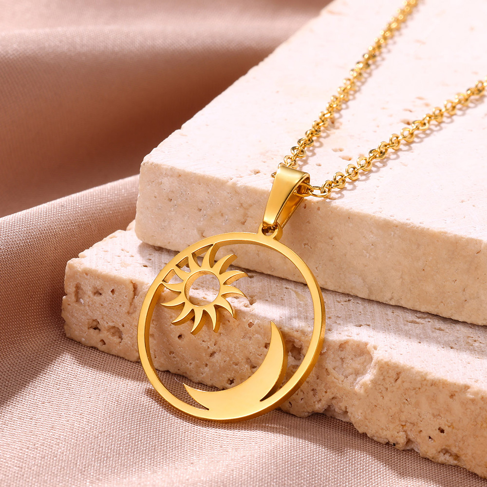 Collana con ciondolo a forma di cuore in acciaio inossidabile per donna Catena per labbra colore oro Accessorio per amore Collane Grossista di gioielli di moda