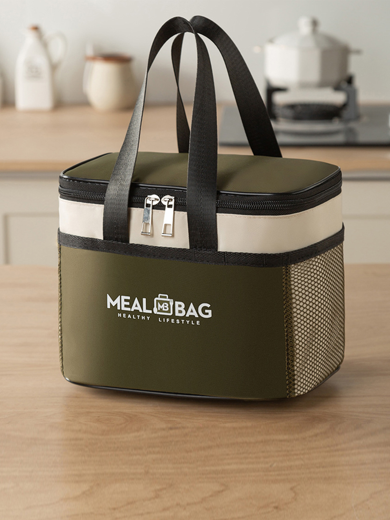 Portable lunch bag food insulated box Waterproof shoulder strap insulated box, hand-held lunch box bag, fresh aluminum DH: army green