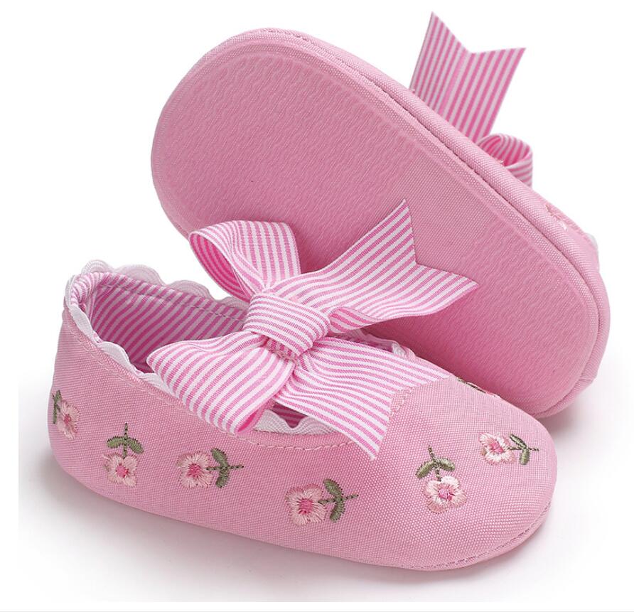 Nyfødte baby krybbe sko bløde bund skridsikre sko fodtøj frisk broderi blomst pige stribe bowknot sko: Militærgrøn / 13-18 måneder