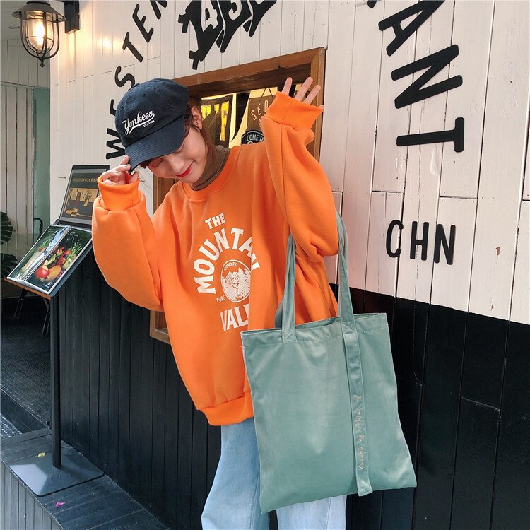 Rode fluwelen canvas tas met geborduurde letters, canvas tas met retro chic borduurwerk en lint