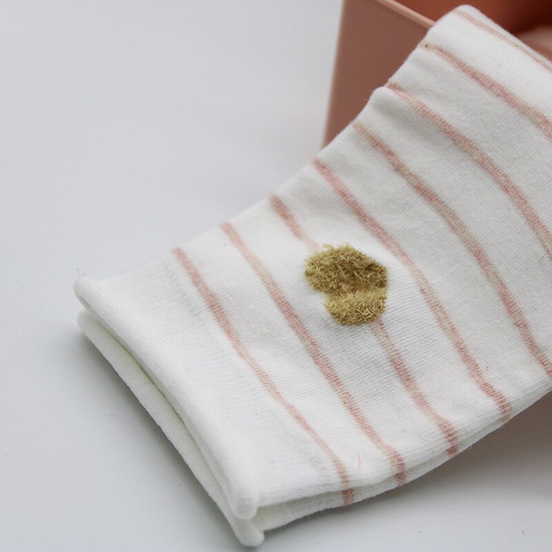 Kvinder sokker bomuld kvindelige stribet kærlighed hjerte print sokker krølle stablet mellemrør japansk kawaii søde sokker forår afslappede sokker: Hvid