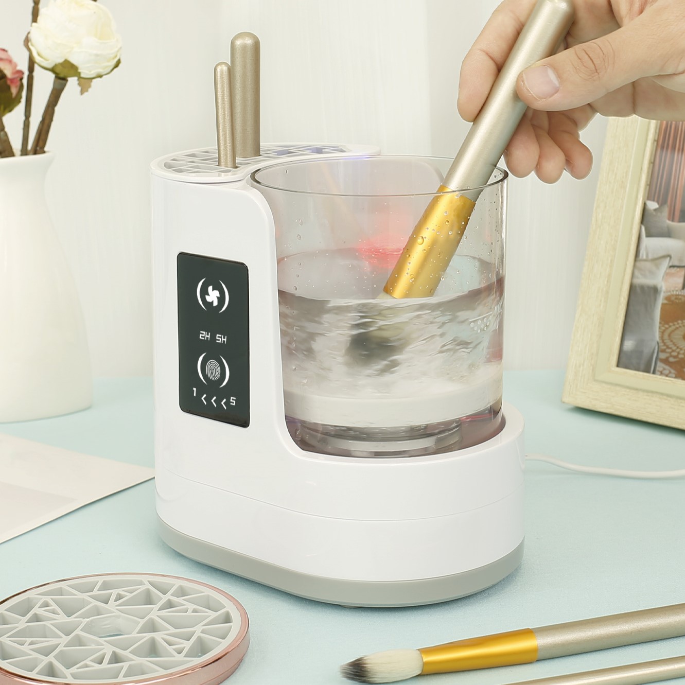 3-IN-1 elektrische make-upborstelreiniger Automatische USB-stekker Oplaadbare make-upborstel Roterende wasmachine Sneldrogend sterilisatietool