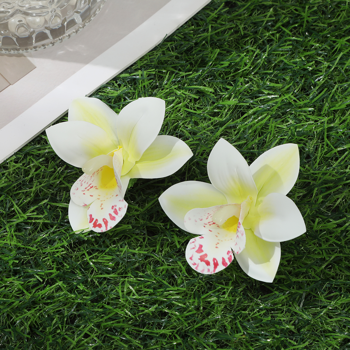 Horquillas de orquídeas simuladas, pinza para el pelo de flor blanca y rosa para mujer, horquilla para foto de playa de viaje de verano, Clip LATERAL, tocados de