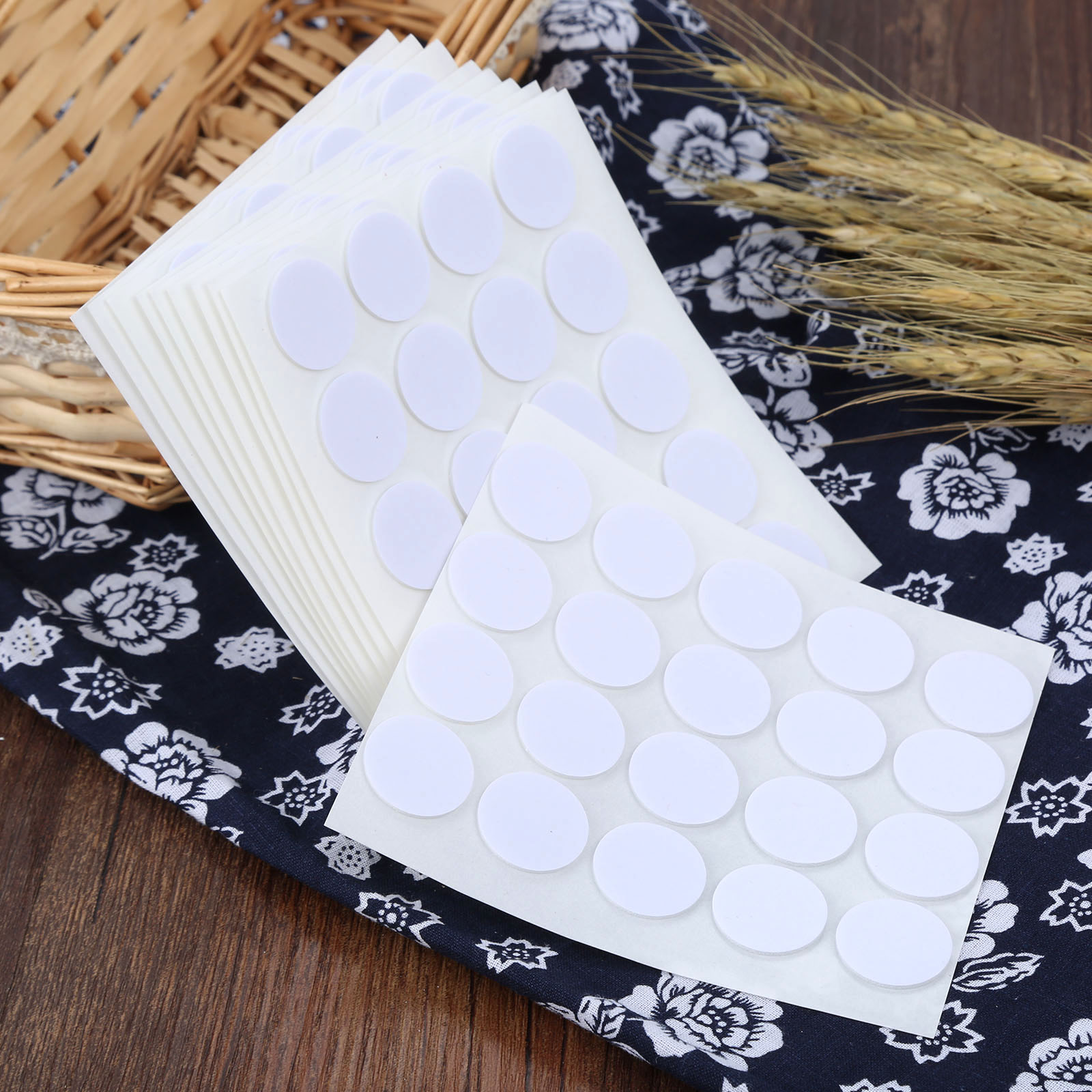 200Pcs Candle Wick Stickers Adhesive Dots Double Sided Glue for Candle Making Home Decoration Candle Holder Fixed Stickers 20mm