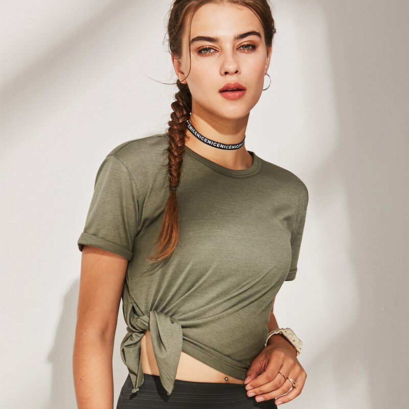 Kvinder loose fit høj lav t-shirt sport flydende t-shirt korte ærmer fugttransporterende atletiske skjorter søm split t-shirt tunika top: S / Græsgrøn