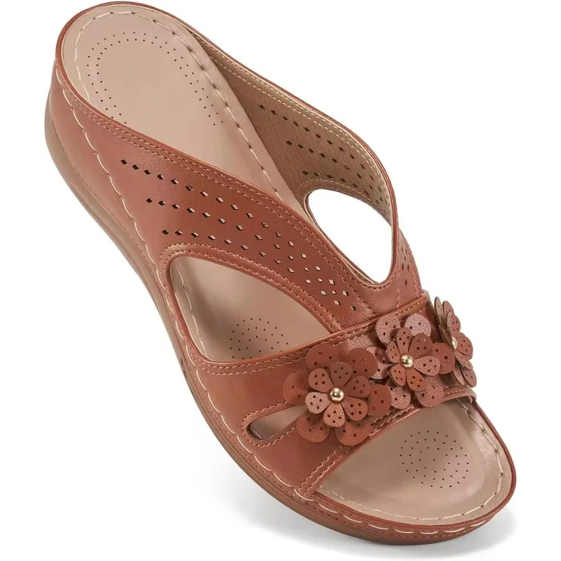 Zapatillas de mujer de tendencia 2024, zapatos de playa con cuña hueca y flores informales, sandalias antideslizantes cómodas con plataforma a la para actividades al aire libre