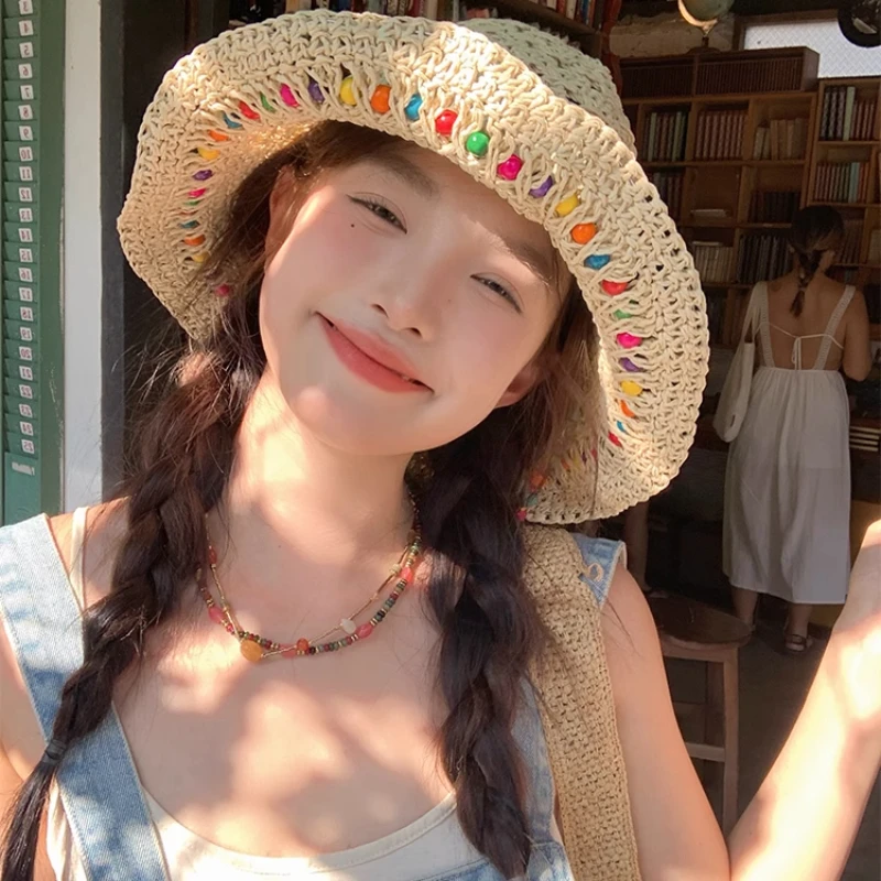 Retro gewebte Damen-Sonnencreme, Regenbogen-Kettenkappe, Sommer, japanischer Strohhut, schützend, atmungsaktiv, hohl, große Krempe, Strand-Sombrero