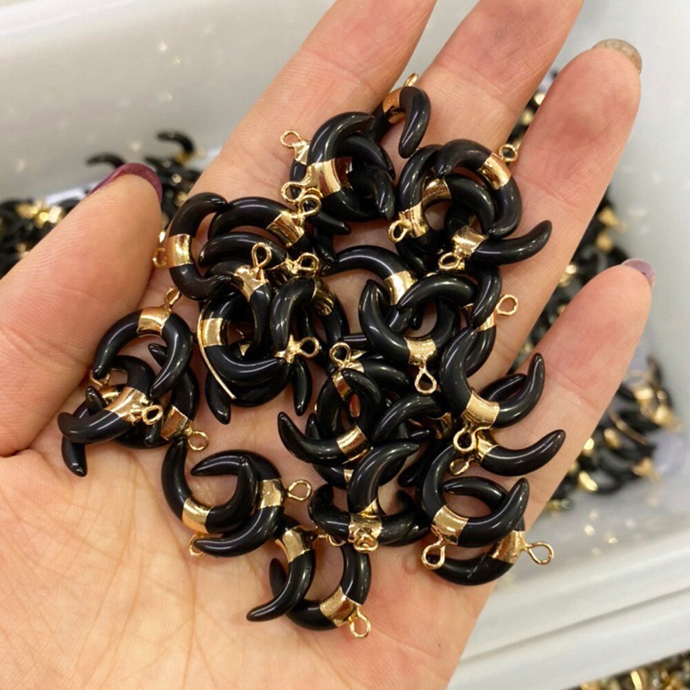Nuovo 2pcs Pietre Naturali Pendenti Con Gemme E Perle Forma di Mezzaluna Allentato Pendenti Con Gemme E Perle per la Produzione di Gioielli FAI DA TE Collana Accessori Formato 16x17mm