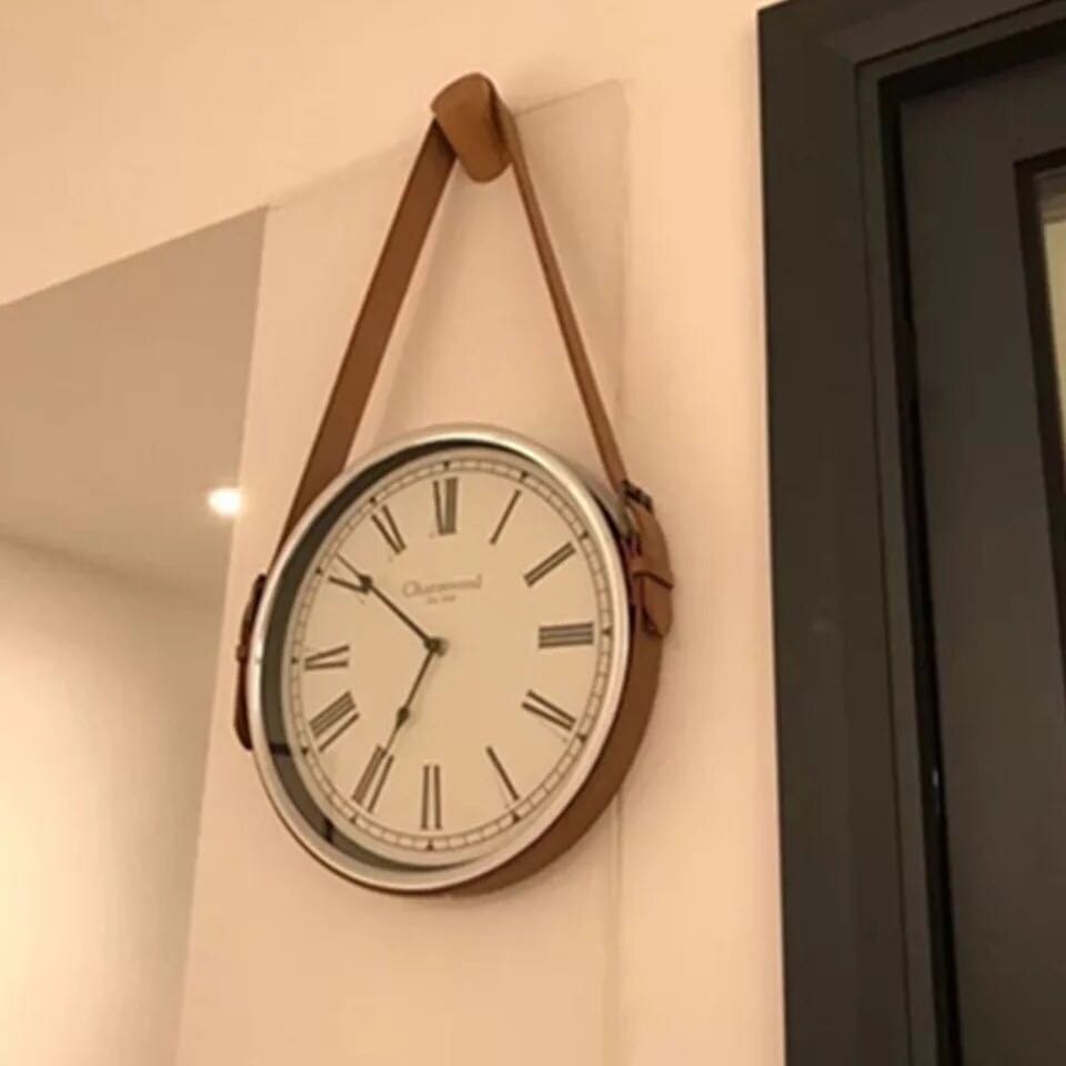 Wandklok Modern Home Decoratie Accessoires Creatieve Riem Wandklokken Rose Gold Metal Digitale Horloges