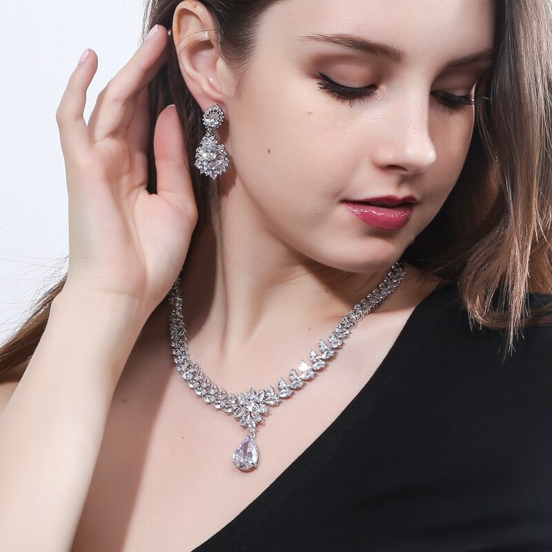 ThreeGraces glänzend CZ Kristall Weiß Gold groß Baumeln Hochzeit Ohrring Und Halskette charmant Braut Kostüm Schmuck einstellen JS079