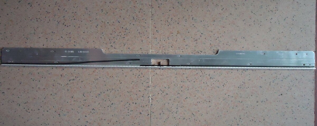 2 stuk/partij VOOR Samsung LJ64-03317A 43 "Artikel lamp 2011SGS43 7030 54 L REV1.0 1 stuk = 54LED 467mm