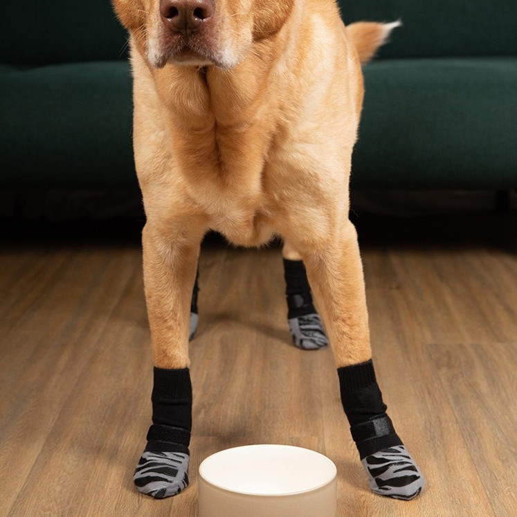 Calcetines antideslizantes para perros para pisos de madera dura, evitan que lamer y resbalones, botines gruesos para perros con pinzas para perros pequeños, medianos y grandes