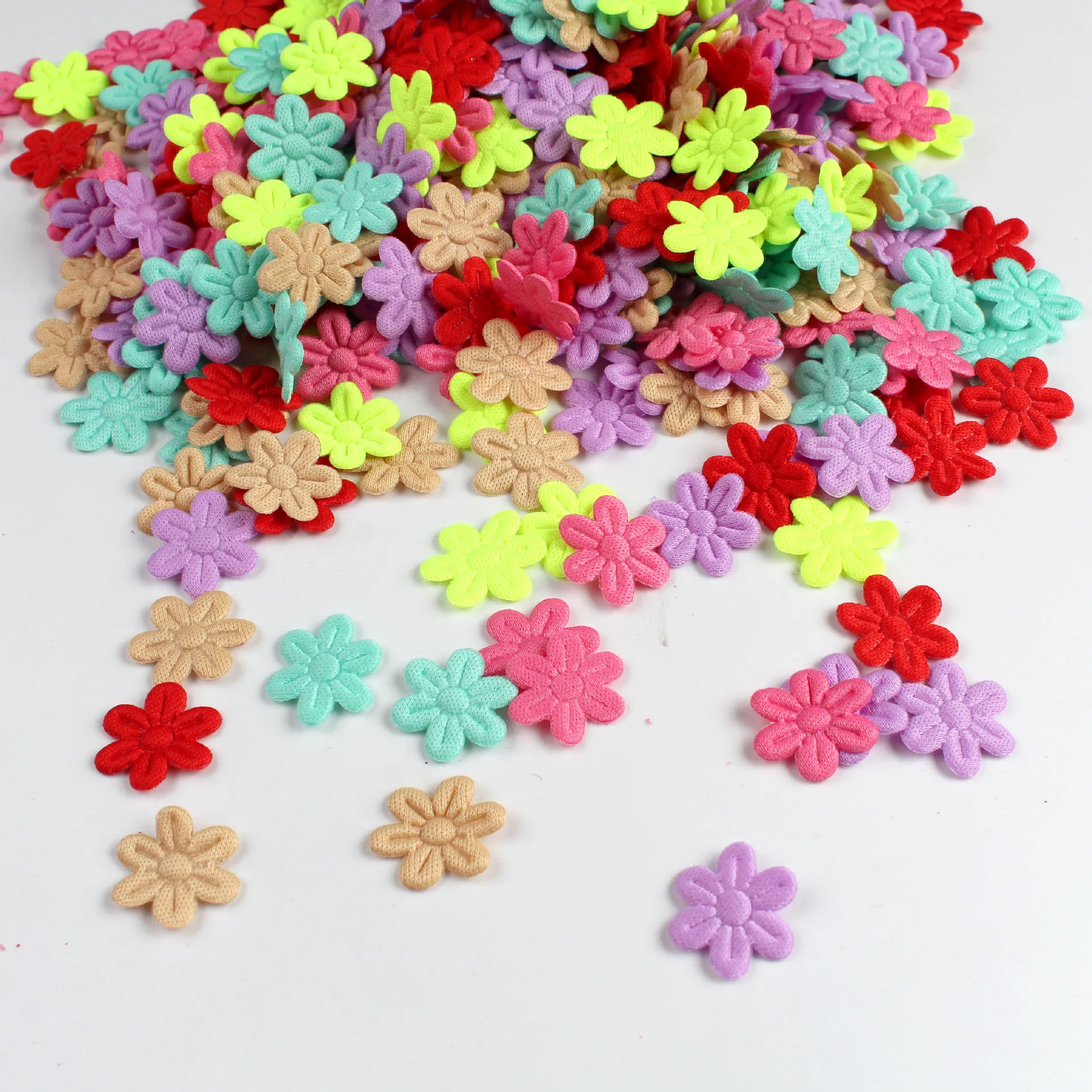 100 stücke sechs blättrige Blume Filz Stoff Prägung DIY NäHenne Handwerk Haarnadel Hand gefertigte Materialien Stoff Flecken Hochzeit Wohnkultur: Minze Grün