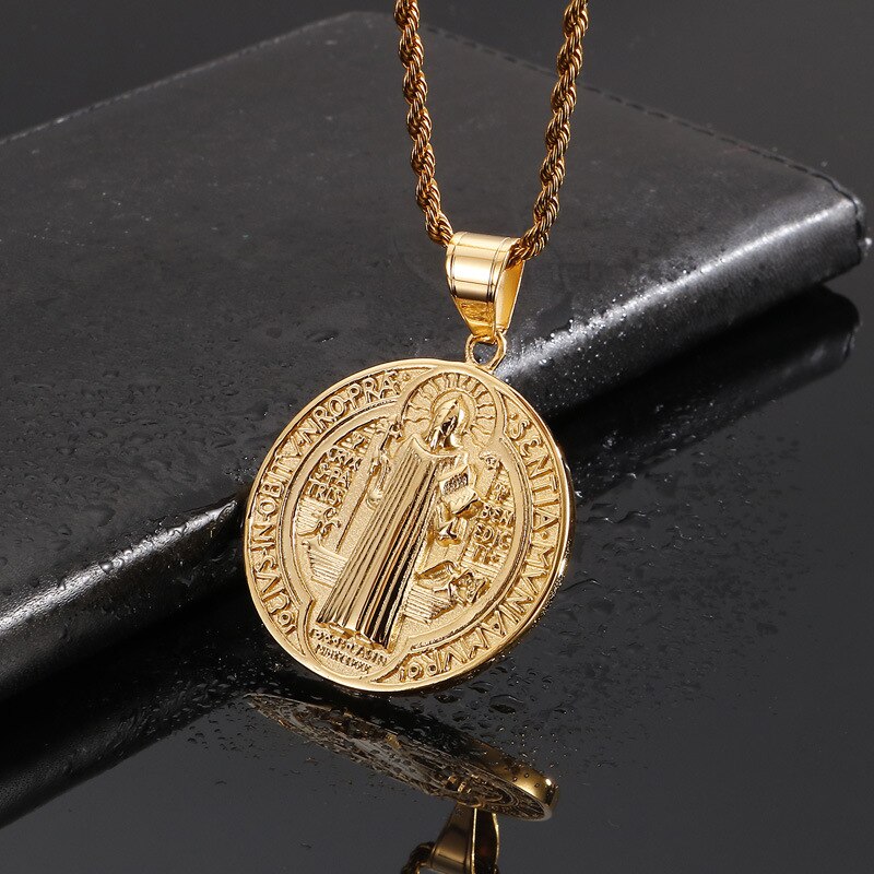 Retro Male Jewelry Gold Jesus Cross Necklaces Round Pendant for Men Him Christian Catholicism Prayer Religious Accessories