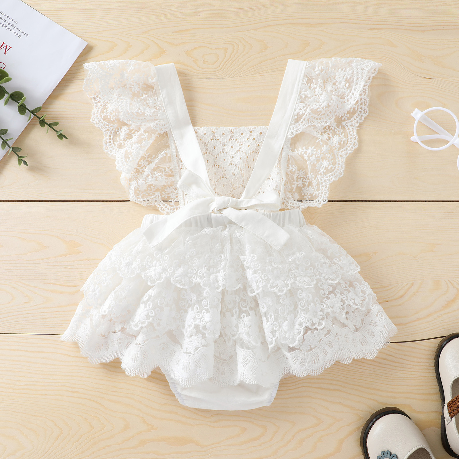 Barboteuse en dentelle pour bébé fille, vêtements pour -né, combinaison à manches évasées, couleur unie, été