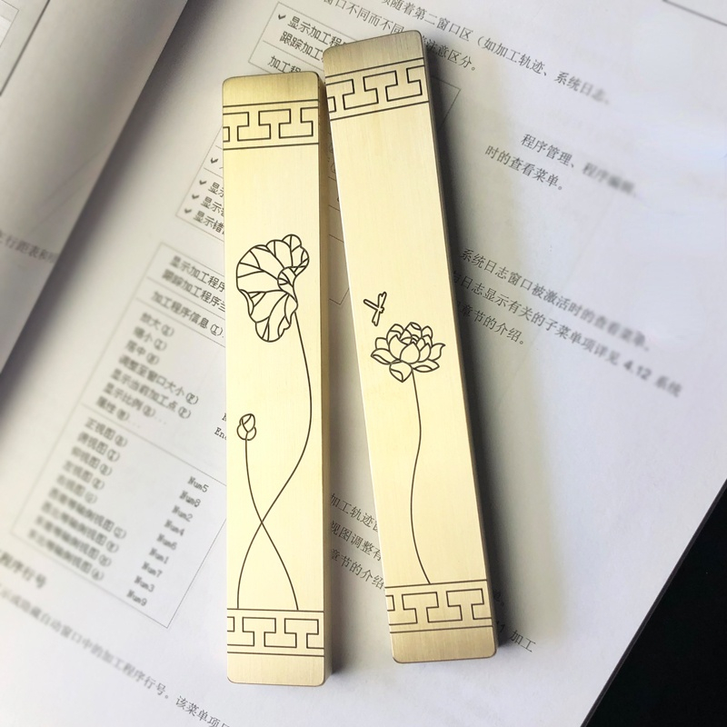 Brass Paperweight Paper Press Paperweights Carving Calligraphy Painting Paperweights Chinese Style Lotus Pattern Metal Ornaments