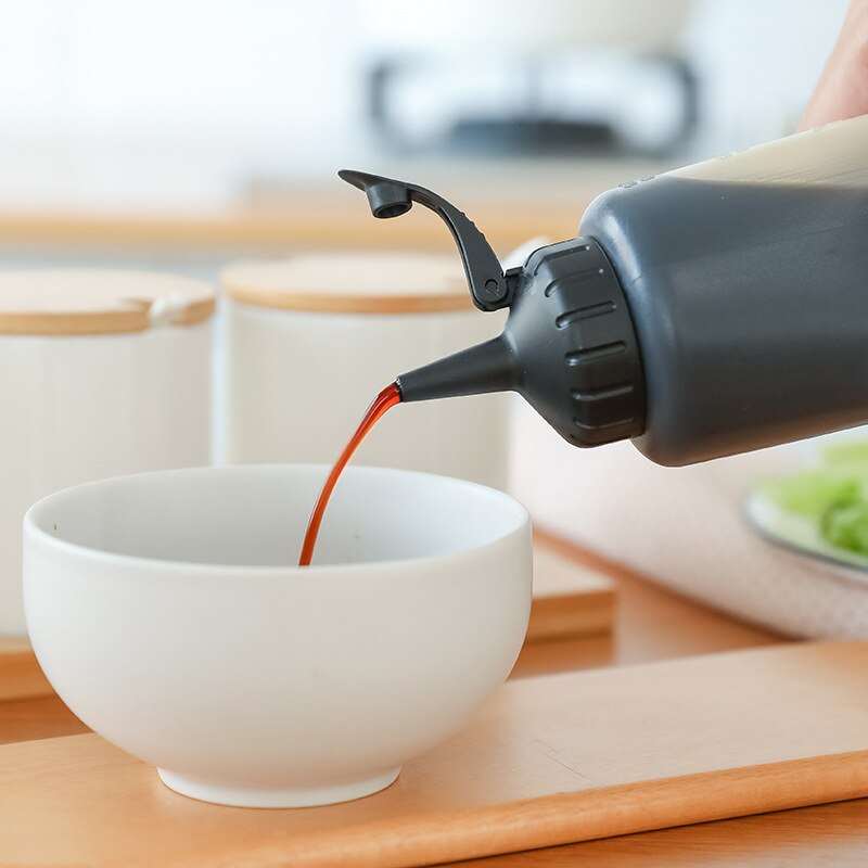 175/350ML Squeeze Condiment Bottles Oil Can Sealing Cap Seasoning Jar Salad Sauce Bottles Ketchup Bottle Kitchen Supplies