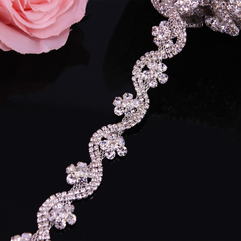 Ceinture de robe de mariée en cristal argenté de , garniture de chaîne de tasse de mariée, garniture en strass en forme de fleur, couture sur vêtements, artisanat de bricolage