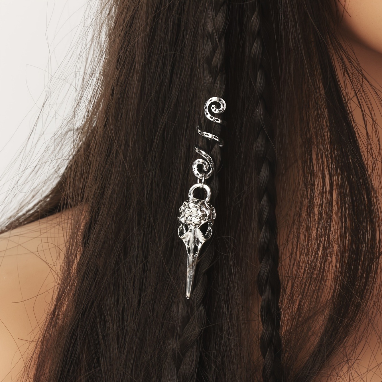 Colgante con forma de cabeza de calavera de pájaro para mujer, cuentas para el pelo trenzadas, anillos para el pelo, accesorios para el cabello estilo Hippie