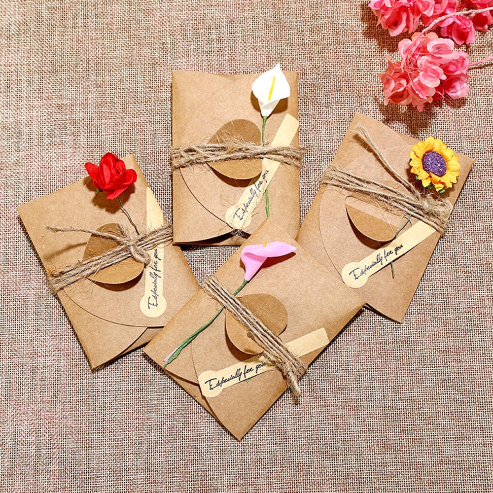 2pcs Vintage DIY Kraft Paper Invitation Greeting Card with Envelope Handmade Flower Wedding Birthday Party Invitation Envelopes