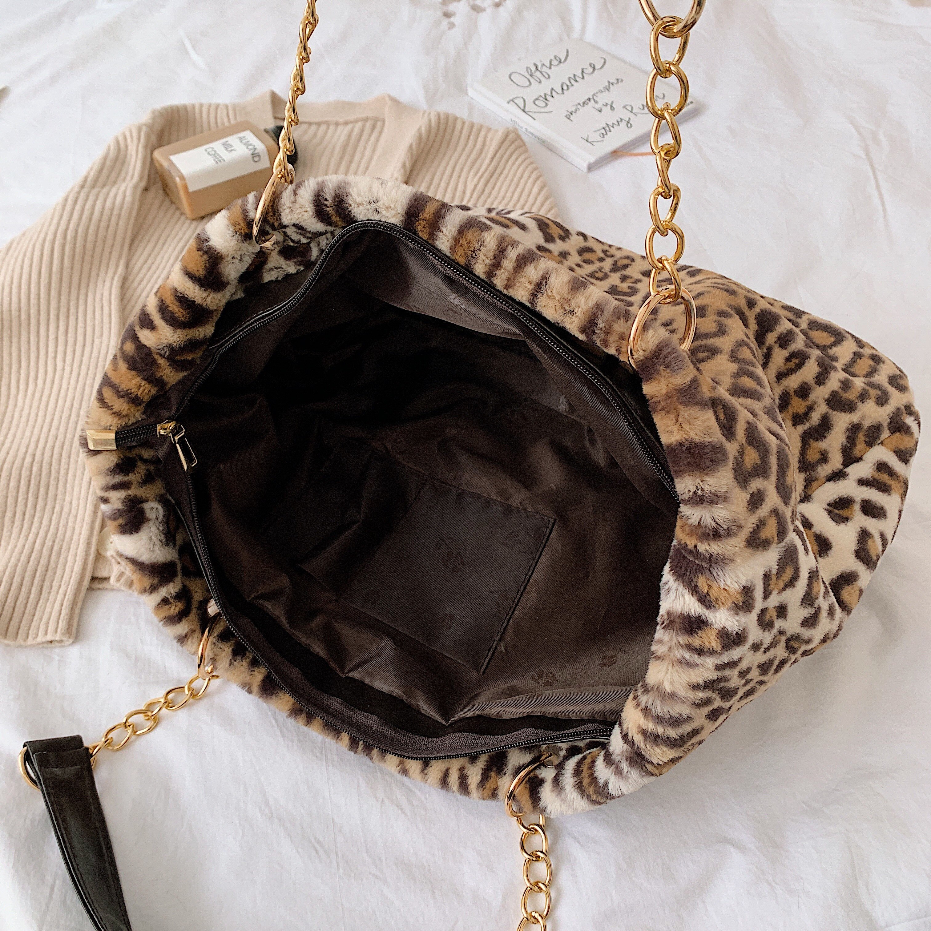 Imitatiebont grote capaciteit luipaard crossbody tas dames winter pluche schoudertas dames warme handtas meisje kerst