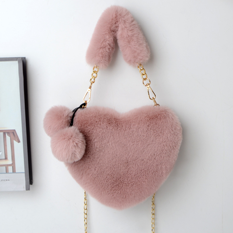 Faux Fur Women Handbags Heart Shaped Shoulder Bag Female Clutch Purse Chain Messenger Bag Plush Shoulder Crossbody Bag