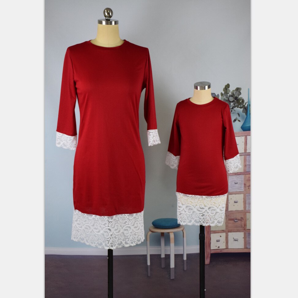 Matka córka sukienka nowa czerwona koronkowa patchworkowa sukienka dla mamy dziewczyna O-szyja kolano długość czerwona sukienka nowy rok jednakowe ubrania rodzinne