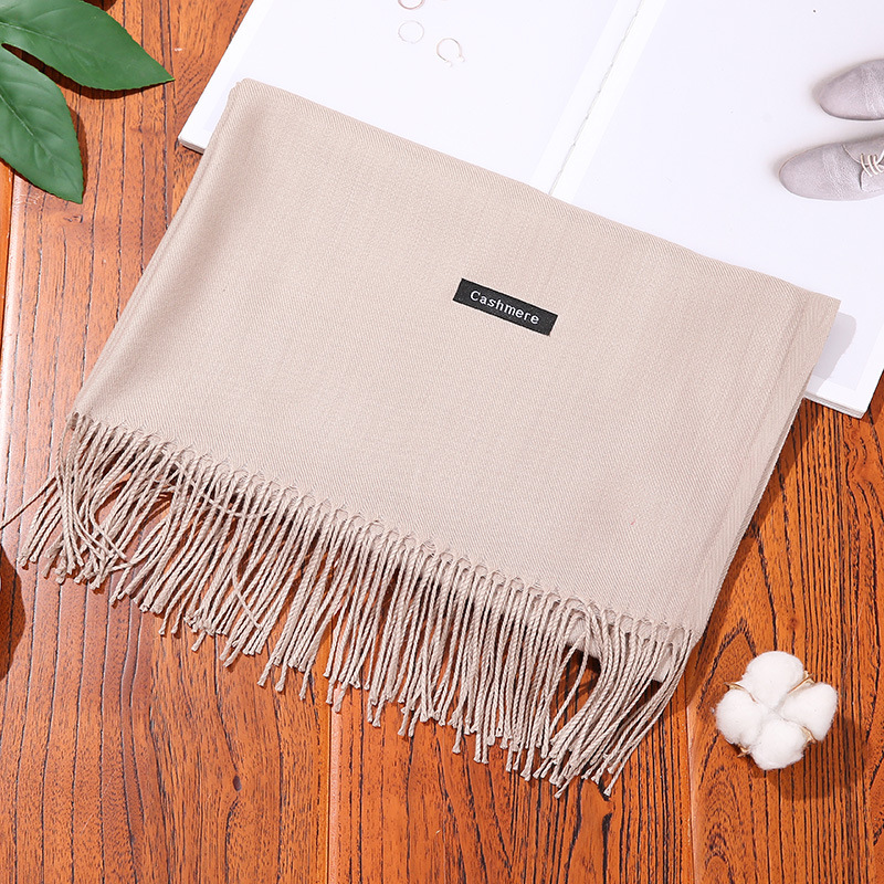 Écharpe polyvalente en Imitation cachemire brossé, couleur unie, épaisse, longue écharpe d'hiver avec pompon en cachemire, châle à épaule pour fille: Beige