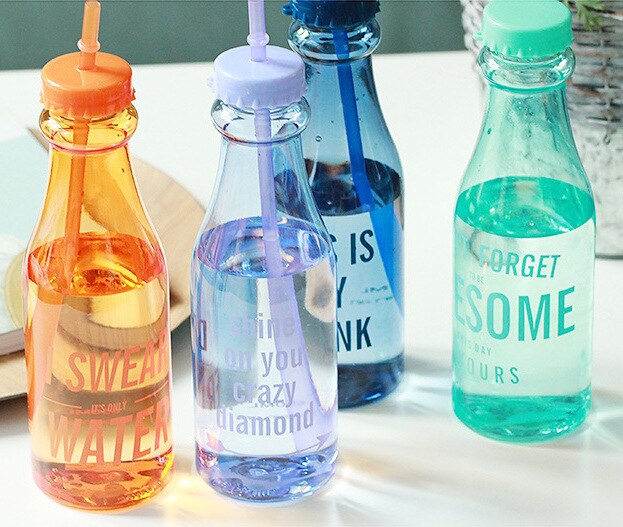 Dubbele afdekking, rietje, draagbare fles, snoepkleurige, frisse zomerse frisdrankfles, draagbaar glas, schattige plastic beker
