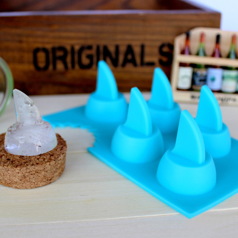 Drink Ice Tray Cool Shark Fin Shape Ice Freeze Mold Ice Maker Mould 13.2*8.2*3.8cm HG0856