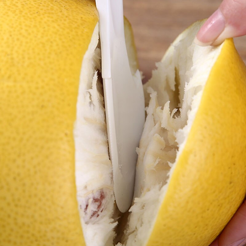 Outil pour peler et enlever rapidement la peau de pamplemousse