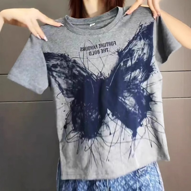 Avslappnad topp med åldersreducerande axelband, rund hals och fjärilstryck, löst bantande t-shirt med kort ärm.: Xxl