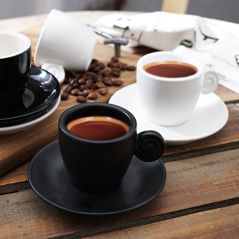 Hacebo® - Omdat Jij Mijn Lieve Bonusbroer Bent Koffiebeker Met Gekleurde Rand Goudgeel Broer De Liefste Bonusbroer Thee Mok Koffie Beker Verjaardag Cadeautje Voor Broer Kado Geschenk Koffiemok 330 Ml