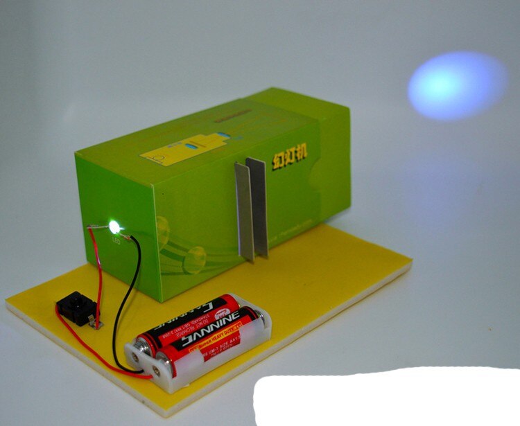 DIY science and technology small production slide projector gizmo small toys physics experiment tools no battery
