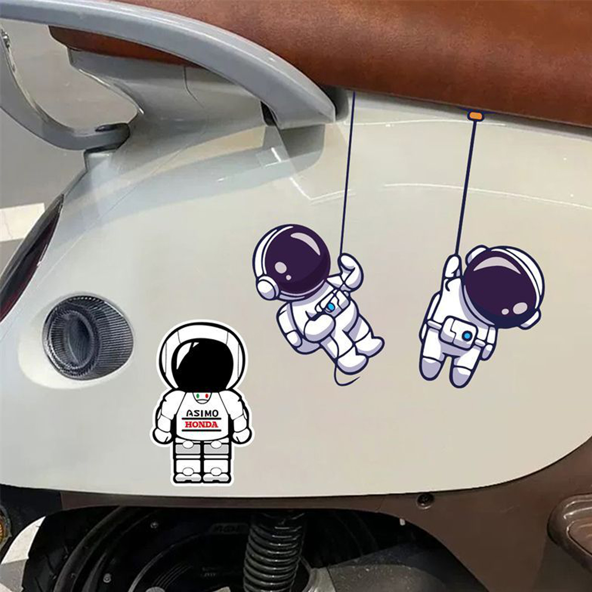 Astronaut Reflective Car Stickers Decor accesorios Motorcycle Scooter Body Window Windshield Fuel Tank Cover Rear Tail Decals