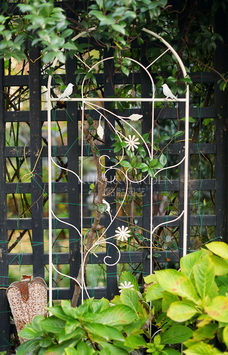 European retro old wrought iron fence fence villa courtyard garden fence railing outdoor bird climbing vine flower stand