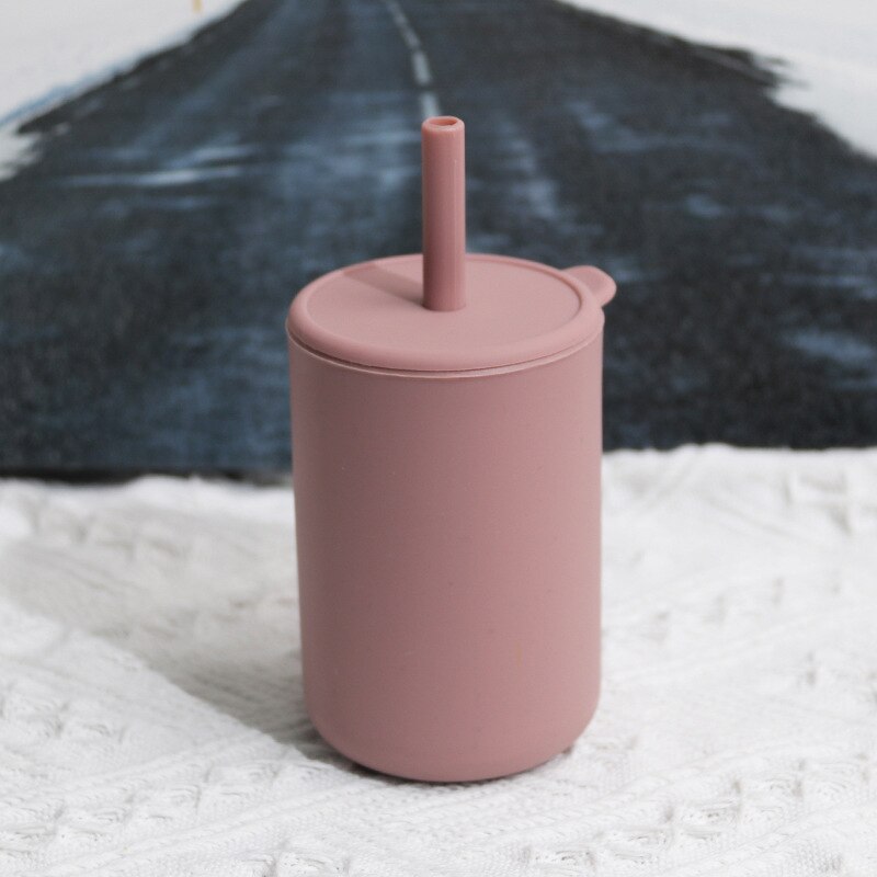 Housse Silicone Formation Tasse Avec Paille Couvercle de Preuve De fuite Applicables Anti-Déversement Gobelet Pour Enfants L9: purplish red