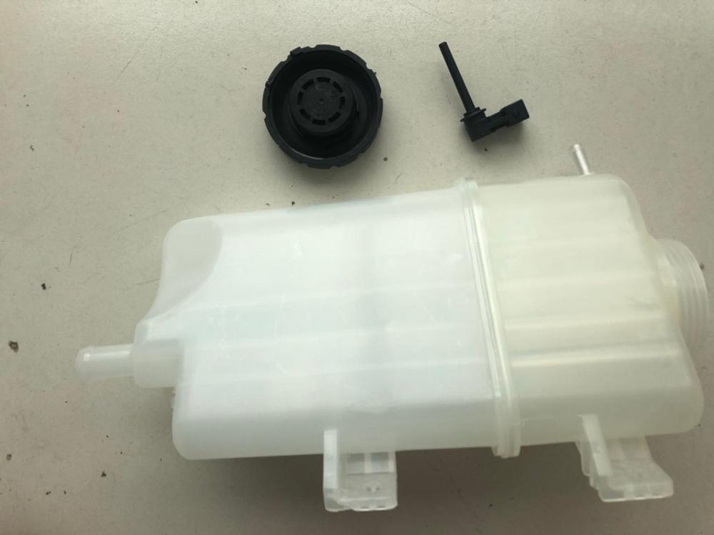 Coolant reservoir tank with water lever sensor For Chinese SAIC ROEWE 550 750 MG6 1.8T Auto car motor parts 10002366 / 10003818: tank assy.