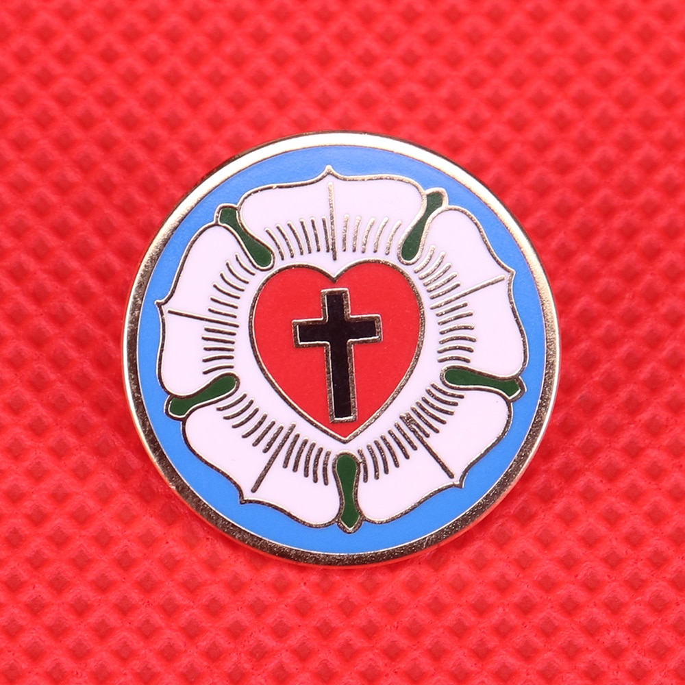 Lutheranism broche christian cross pin luther rose rødt hjerte badge lutheran segl religiøse smykker herre tilbehør kvinder