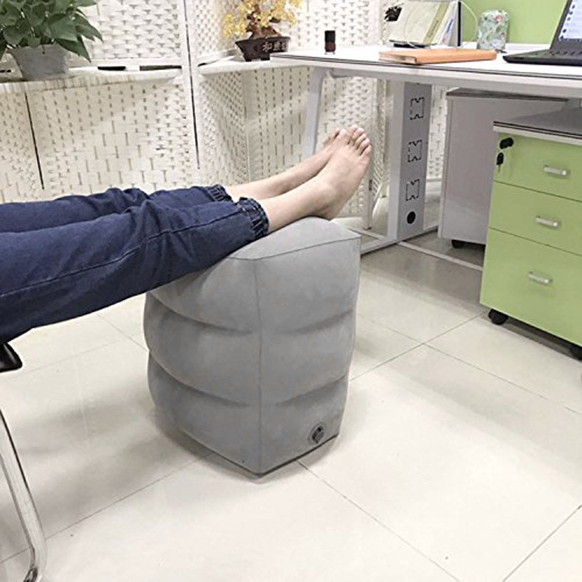 1 unidad de almohada inflable portátil para reposapiés de viaje, tren de avión, coche, cama de niños adultos, reposapiés, almohadas grises sin bolsas