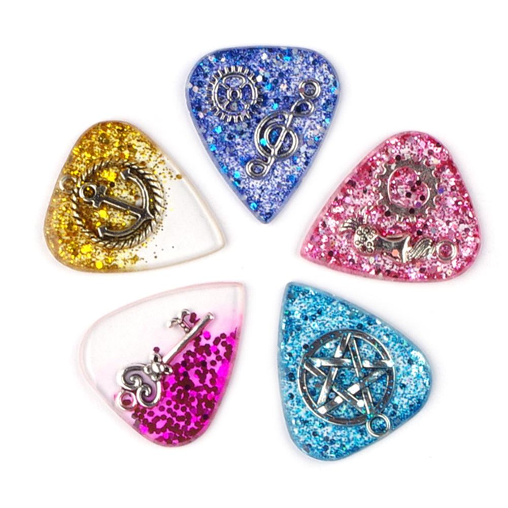 Púa de guitarra hecha a mano, exquisito collar de púa de guitarra DIY transparente, grosor 1,5mm, Metal de resina 3*2,5*0,15 cm