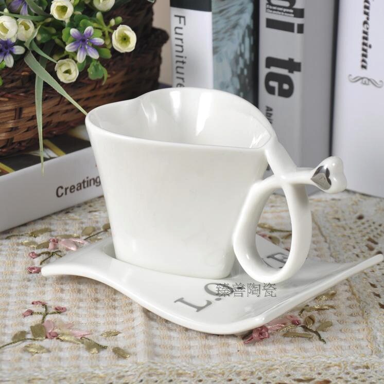 Älskar keramik kaffekopp och fat hjärta kopp kopp hjärtformad mugg afternoon tea cup julmuggar: Vit