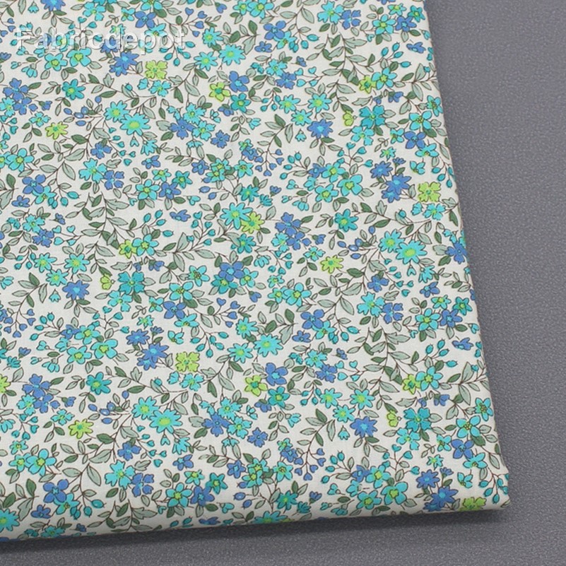 Sommarfrihet färskt litet blommigt tyg ren bomull tunn sektion textil för sömnad av kläder per meter