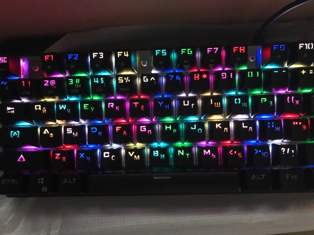 MOTOSPEED CK104 Russian English Profession Gaming Wired Mechanical Keyboard 104 Keys Real RGB LED Backlit Anti-Ghosting for Game