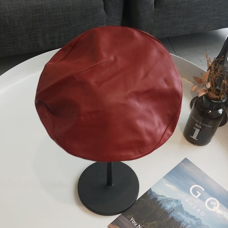 5 farger årgang imitert pu skinn beret lue flat lokk fast svart kaffe vin rød marine fransk caps til kvinner menn: Vinrød