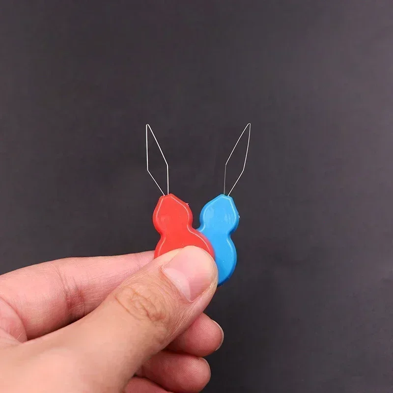 Enhebrador de agujas, inserción de puntadas, máquina de coser de bolsillo Manual para el hogar, agujas de bucle de alambre de plástico, enhebrador de costura, herramientas de costura