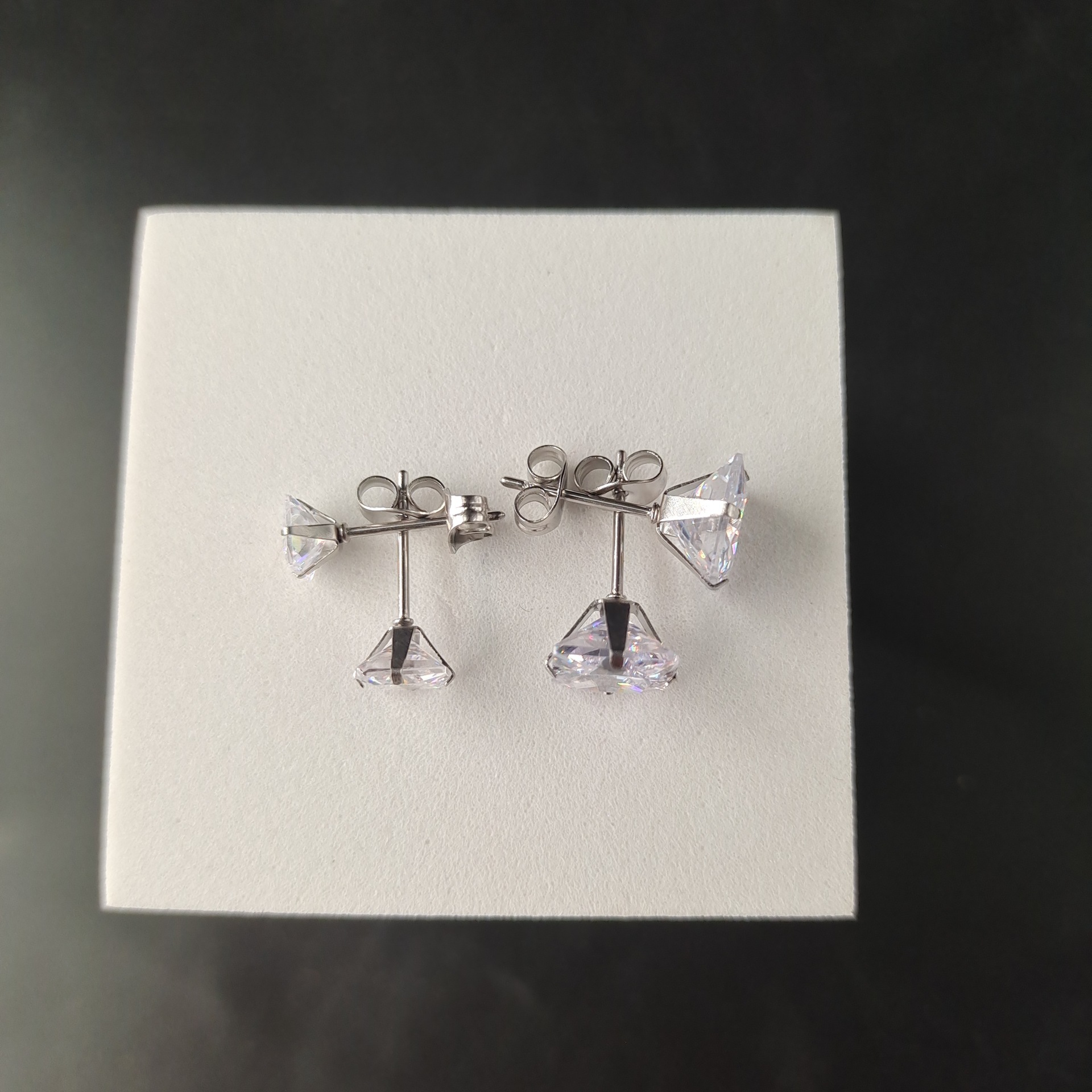 Dimensioni da 3mm a 8mm acciaio inossidabile 316 L con zirconi quadrati puliti per uomo e donna