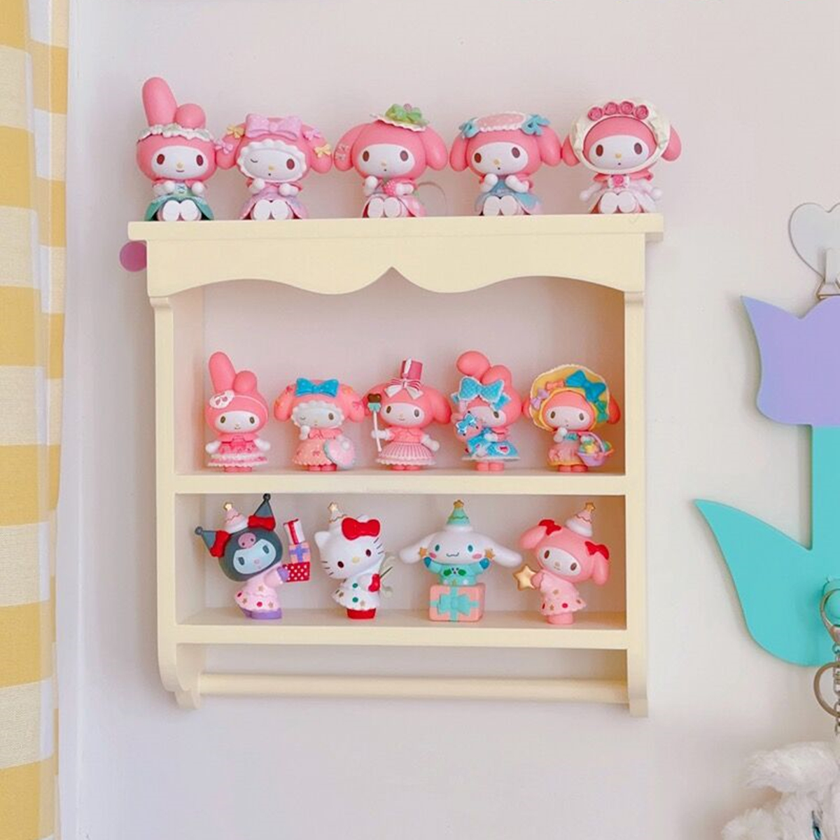 Japanese Kawaii Pink Bedroom Shelves, Wall-Mounted Cosmetic Wooden Storage Rack, Girly Heart: light yellow