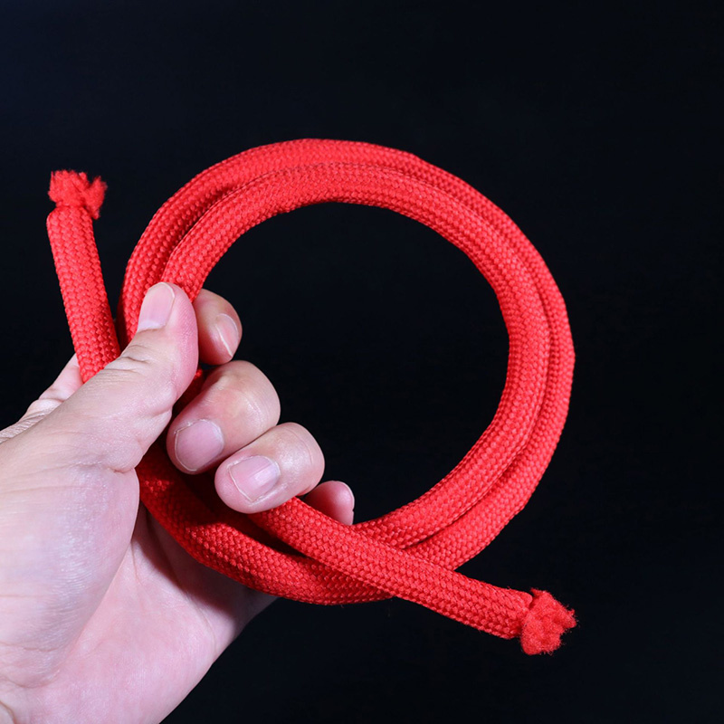 Deluxe stijf touw (rood) van Kupper Goocheltrucs Zacht touw om stijve Magia Close-up Straatillusies Gimmicks Mentalisme Grappige rekwisieten