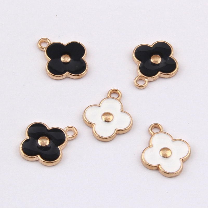 100 Pcs 15*13 Mm Kleine Bloem Clover Olie Legering Sieraden Accessoires Geschilderd Kleine Hanger